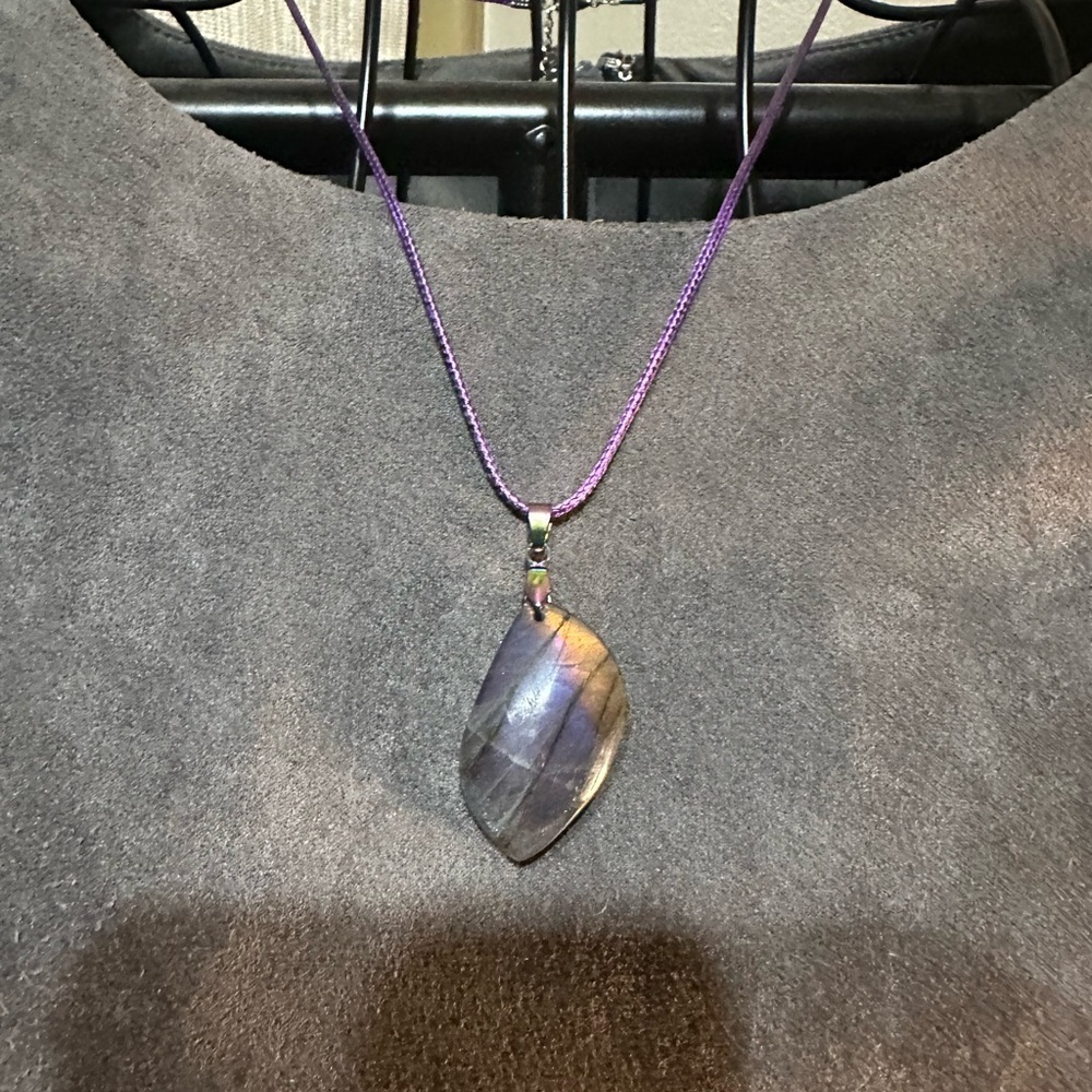 Dark Purple Flash Labradorite Pendant Necklace - Picture 6 of 8